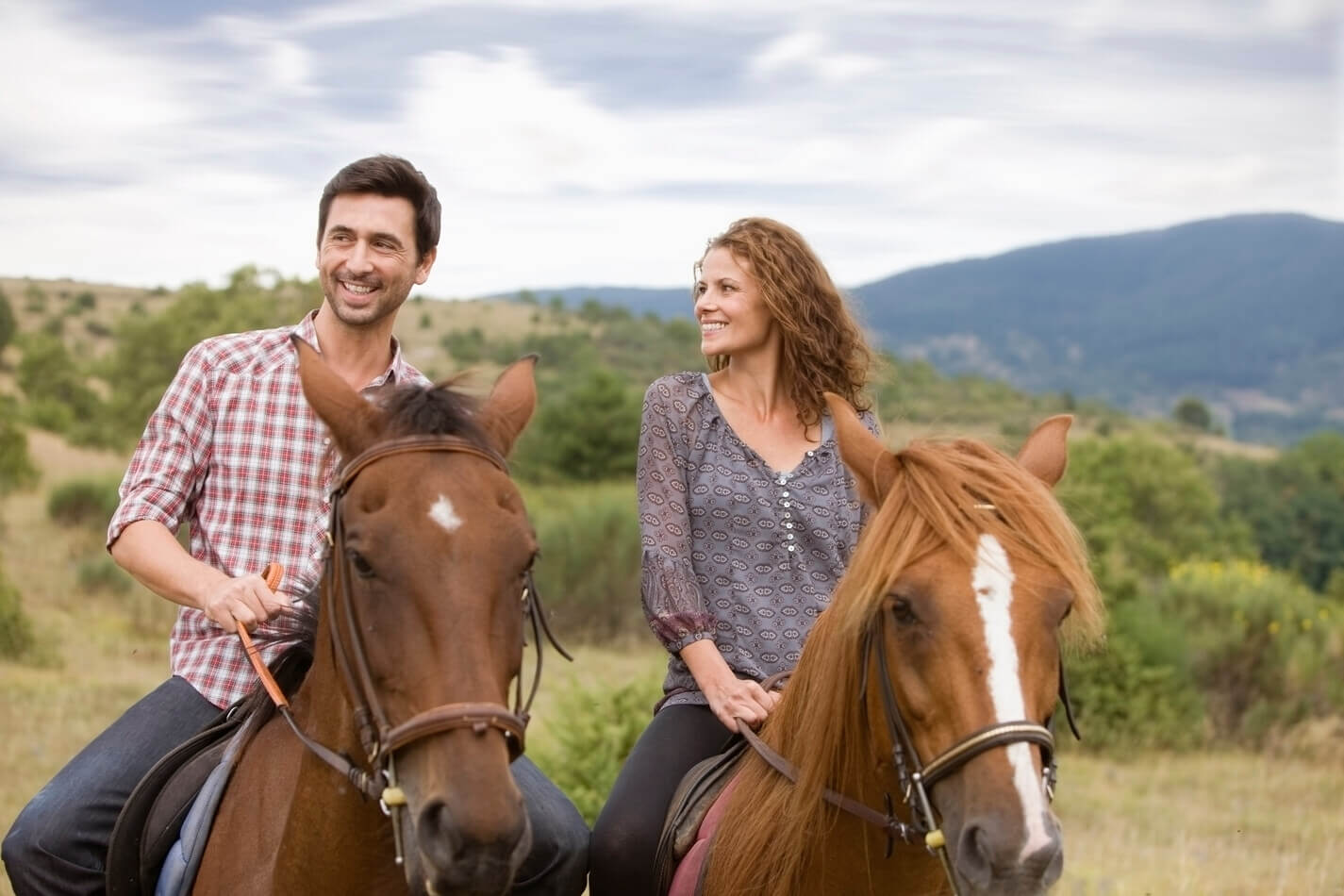Rutas a caballo en La Dehesa Experiences, para tu escapada glamping en otoño