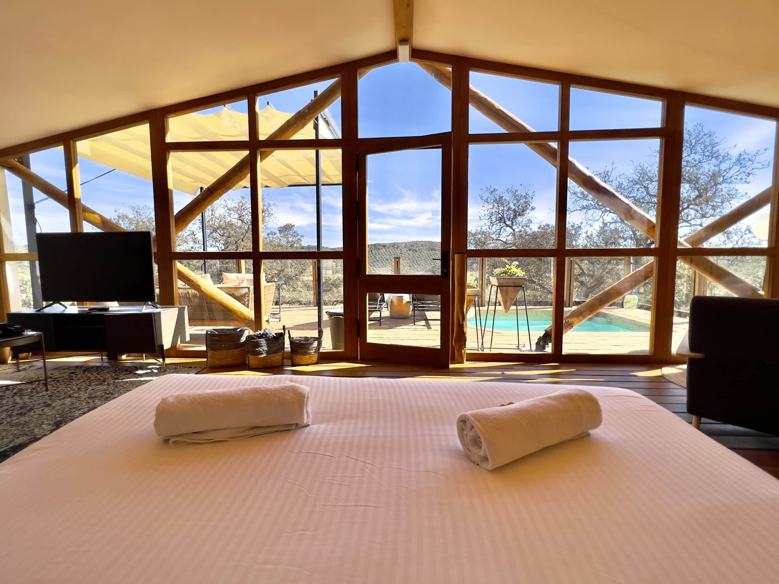 Cosas que hacer en Córdoba - Glamping Andalucía - Hoteles en Sierra Morena - Tiendas Safari - Piscina Privada